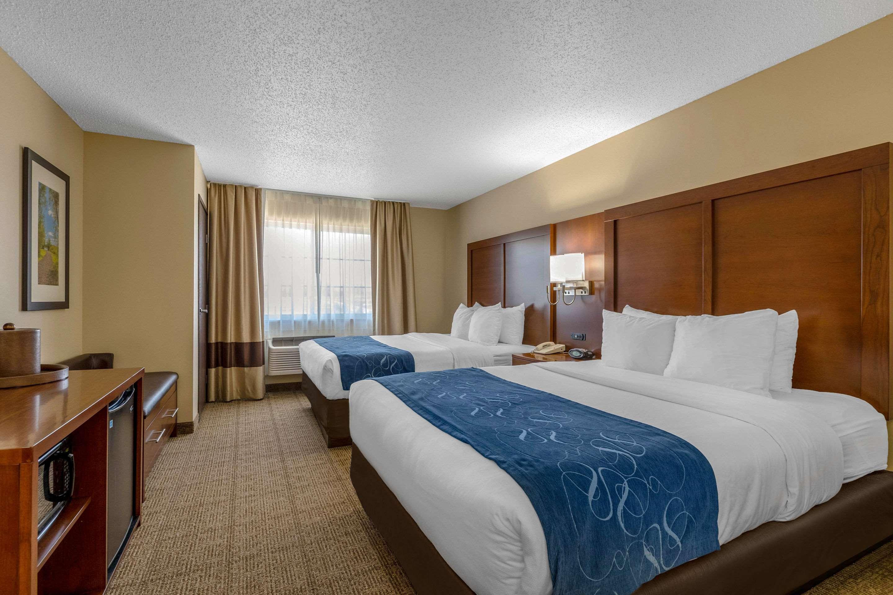 Comfort Suites Cedar Falls Exterior foto