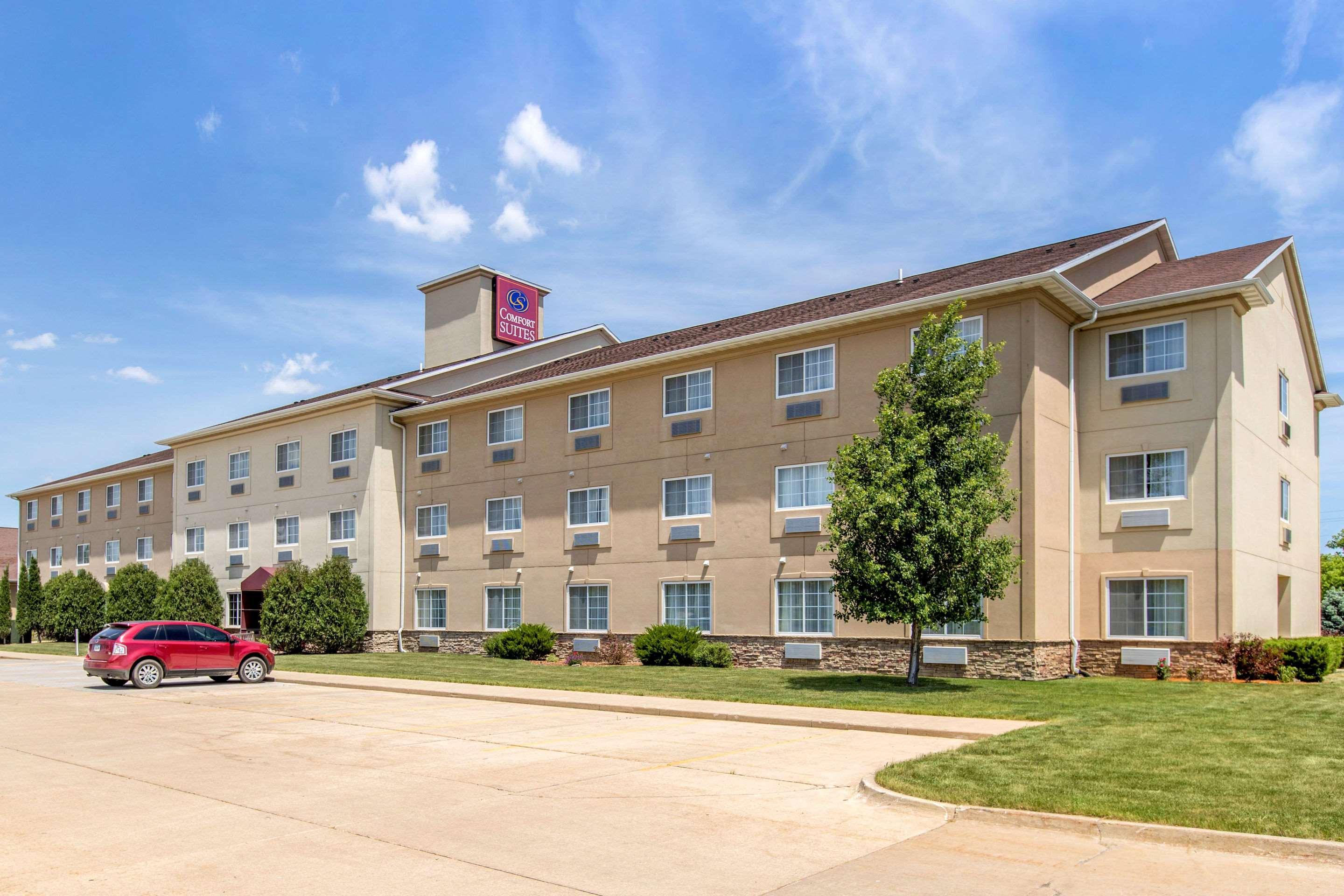Comfort Suites Cedar Falls Exterior foto