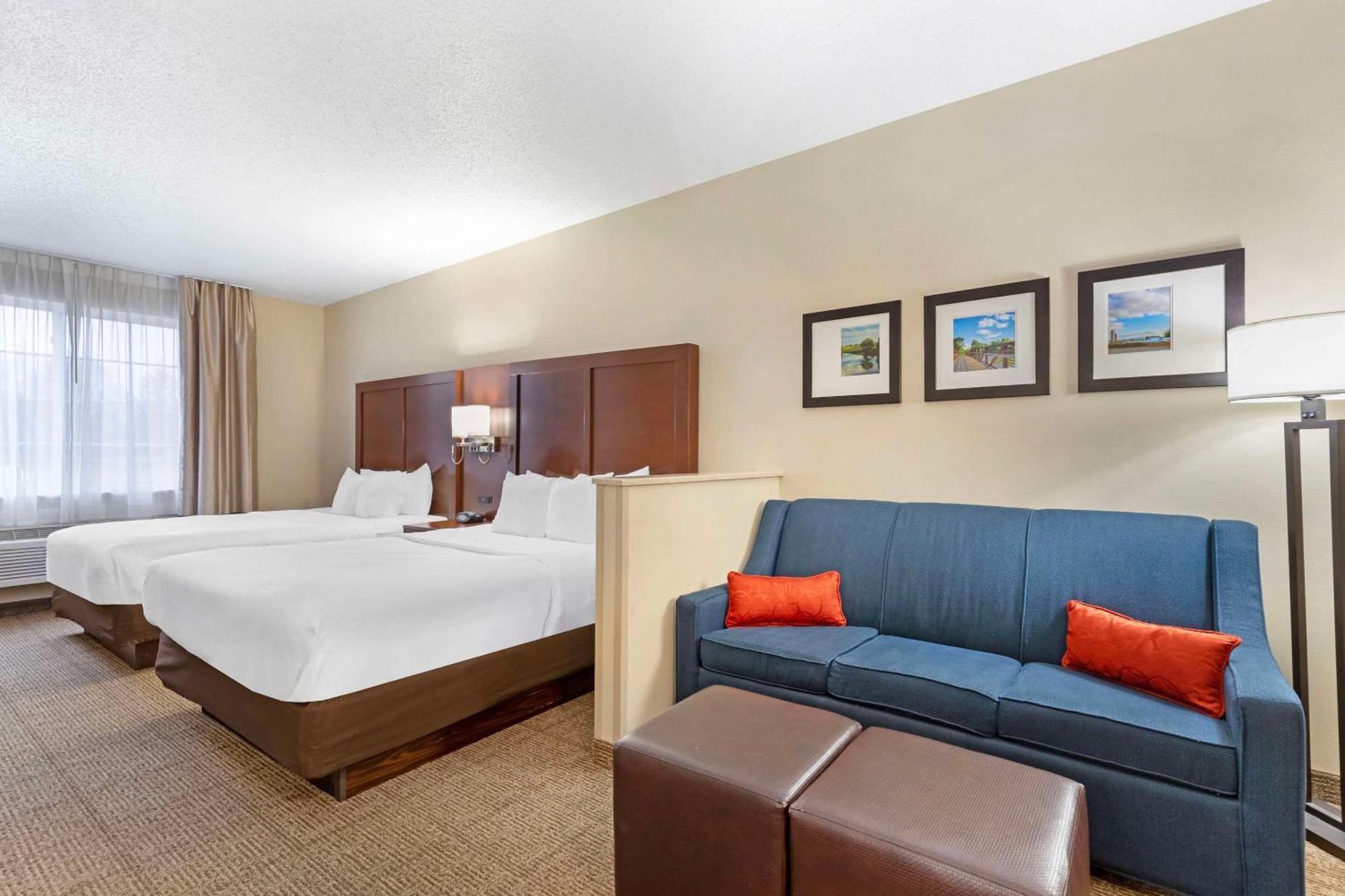 Comfort Suites Cedar Falls Exterior foto