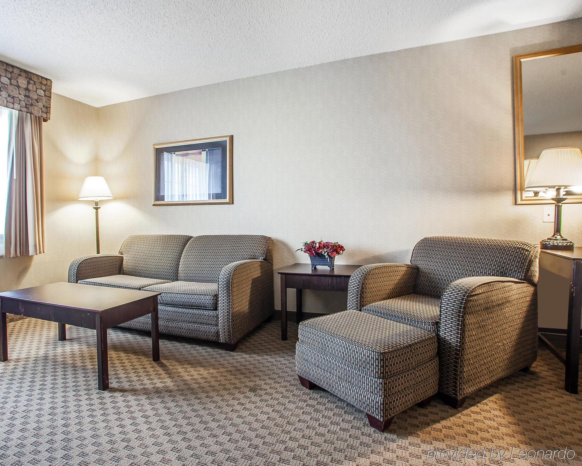 Comfort Suites Cedar Falls Exterior foto